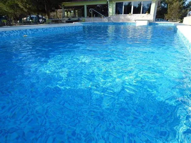 Rooms Camp Marina - Image 1