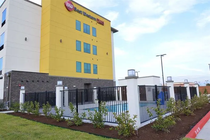 BEST WESTERN PLUS HOUSTON I-45 NORTH INN & SUITES - Image 1