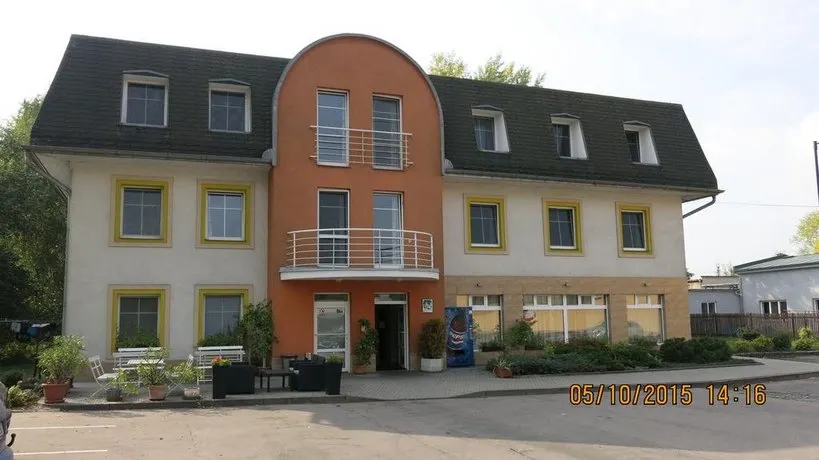 Hotel Zimní stadion - Image 1