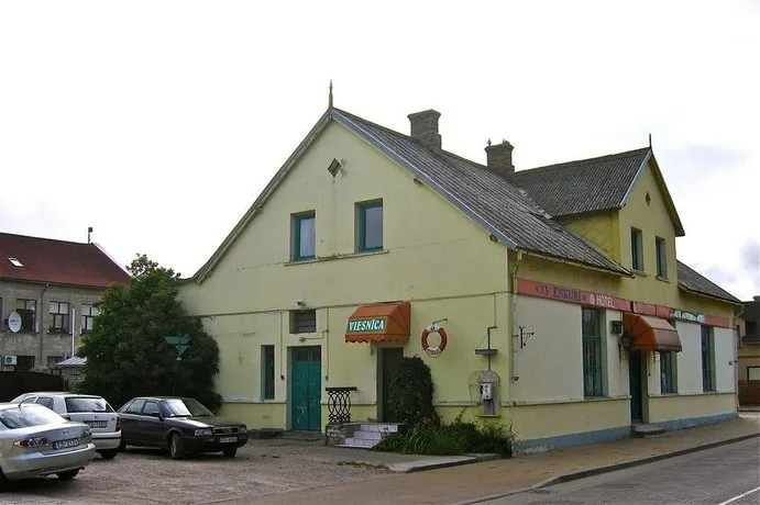 13 Enkuri, Viesu Nams - Image 1