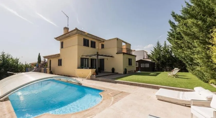 Chalet Colmenarejo Piscina Privada - Image 1