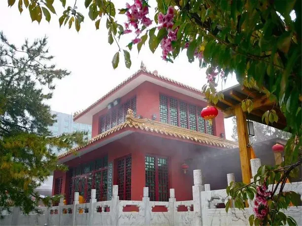 Jiuhua Resort & Convention Center - Image 1
