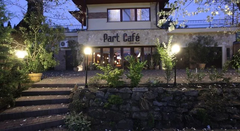 Part Cafe Residence - Image 1