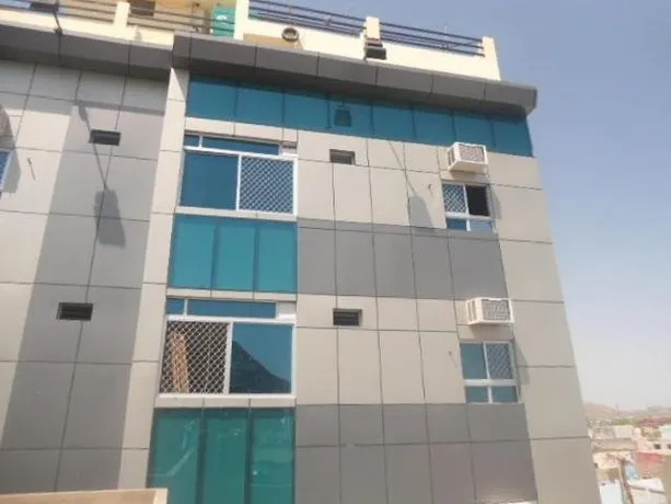 Krish Paradise Hotel - Image 1