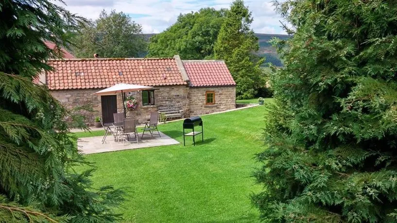 Ann's Cottage & The Old Smithy - Image 1