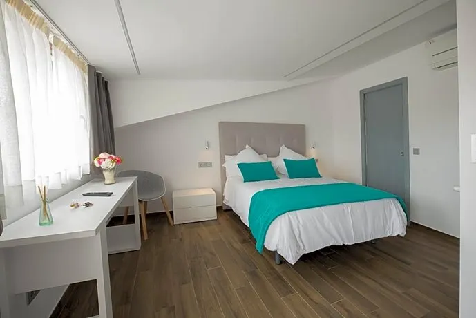 Hotel Duque de Calabria - Image 1