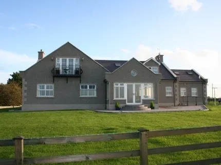 Hilltop Lodge - Image 1