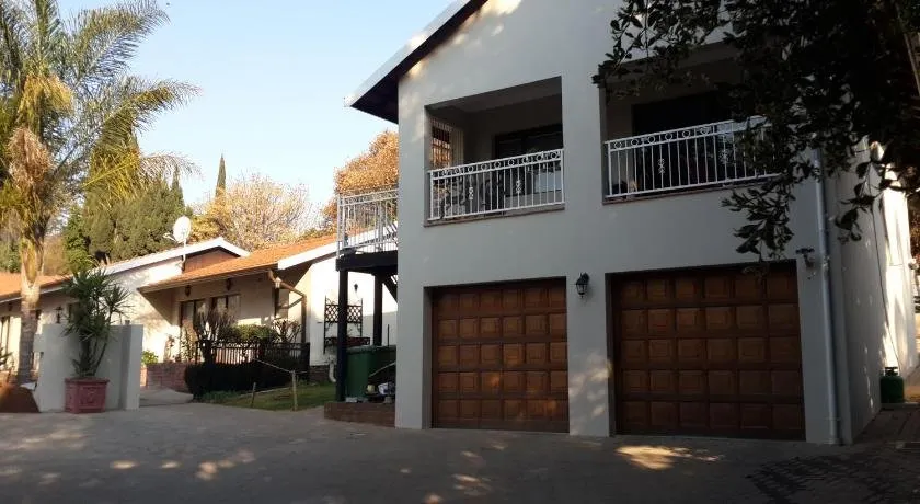 Acacia Grove Guest House - Image 1
