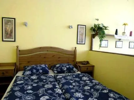 Riverview Apartment Budapest - Image 1