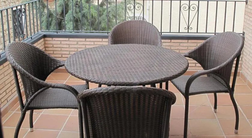 Apartamentos Artigot - Image 1