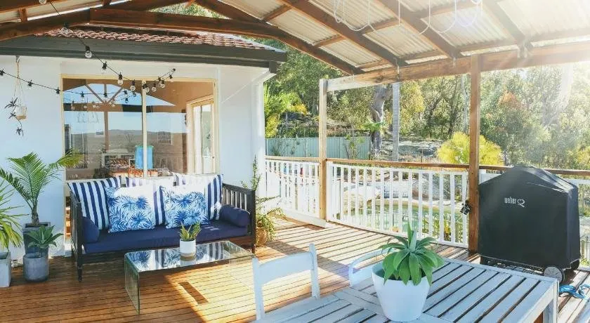Central Coast Getaway 4B Family Holiday Home - Image 1