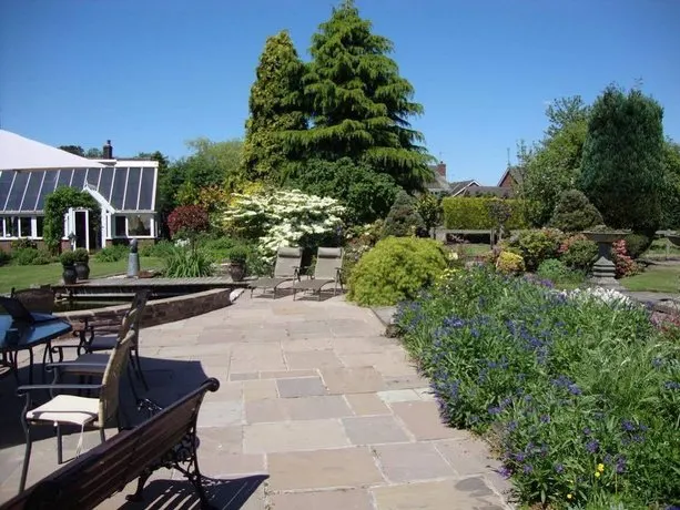 The Old Hall Country House - Image 1