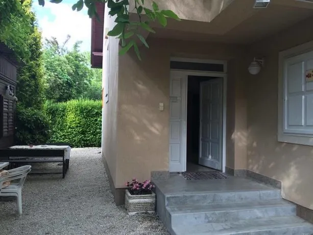 Attila Villa - Image 1