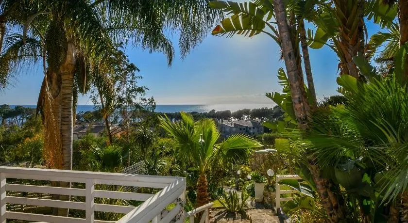 Charming Sea View Villa With Pool - Praialonga - Image 1