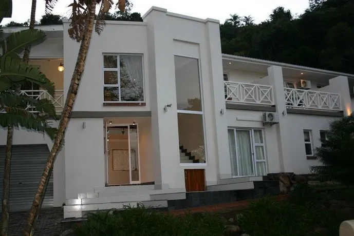Windfall Weavers Guesthouse - Image 1