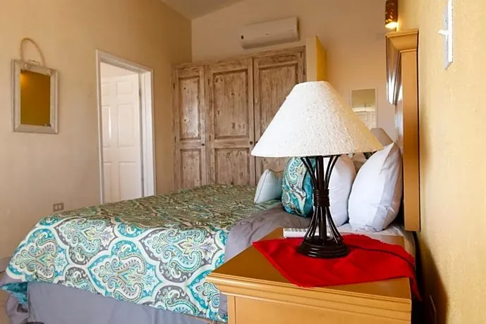 Marina View Villas - Image 1