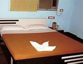 Hotel Unique Residency - Image 1