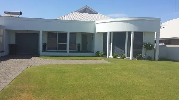 Busselton Beach House - Image 1