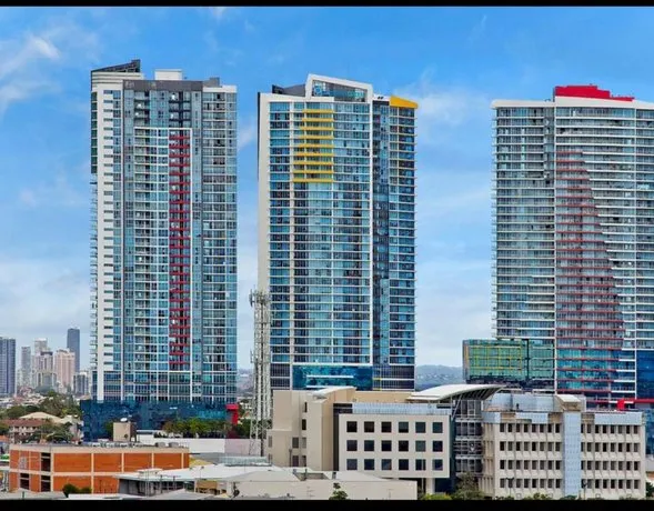 Living Now Apartment Gold Coast - Image 1