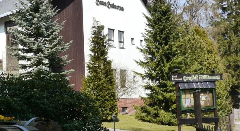 Naturparkhotel Haus Hubertus - Image 1
