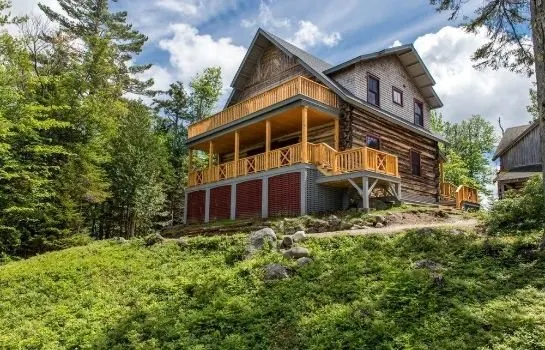 Elk Lake Lodge - Image 1