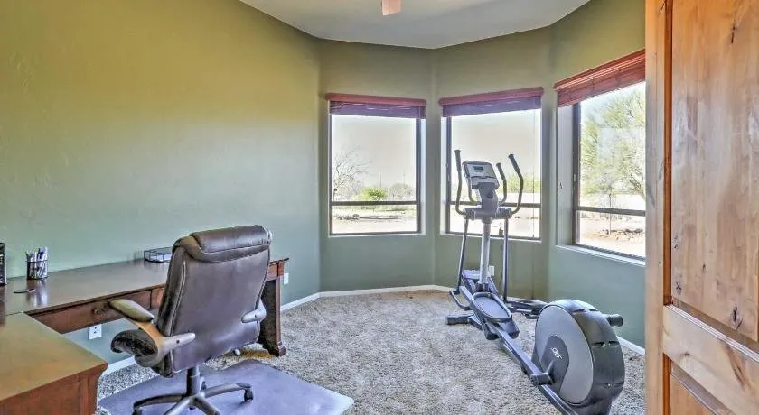 Tucson Home w/ Private Saltwater Pool & Hot Tub - Image 1