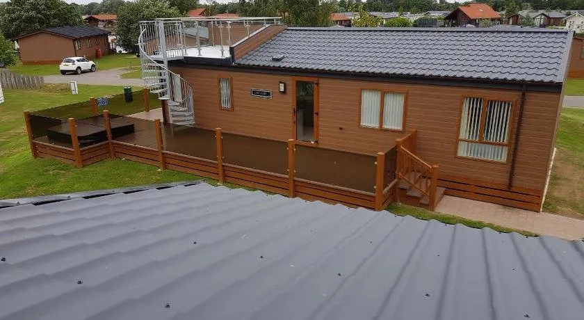 Hot tub hols in Bear Lodge with roof terrace - Image 1