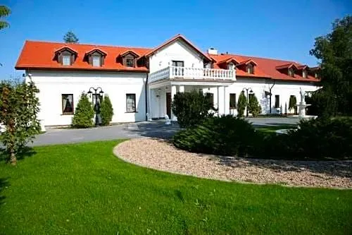 Pamiętna Dworek - Image 1