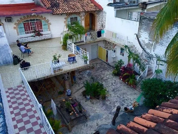El Sunset Hostel - Image 1