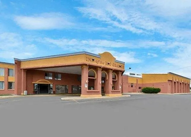 Rodeway Inn - Image 1
