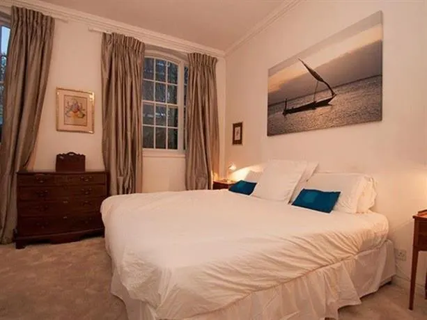 Veeve 3 Bed House With Parking Communal Gym Pool Vauxhall - Image 1