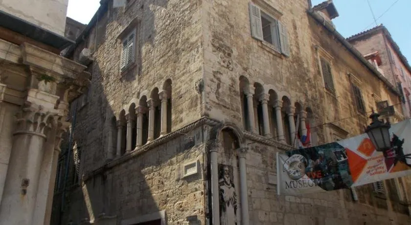 Palace Ciprianis - Image 1