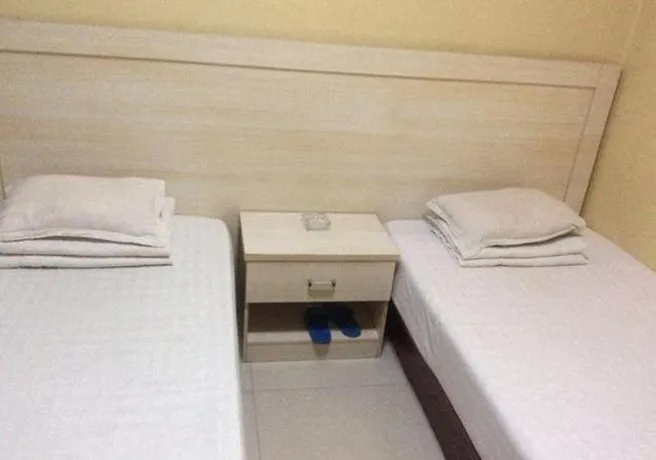 Yiju Business Hotel - Image 1
