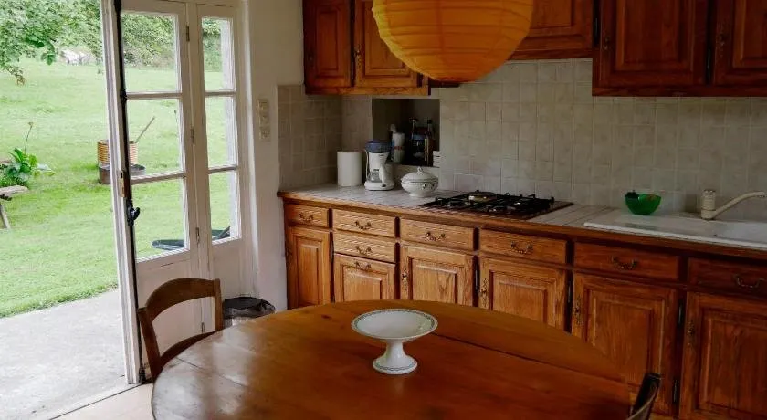La Petite Maison O Bord De L'eau - Image 1