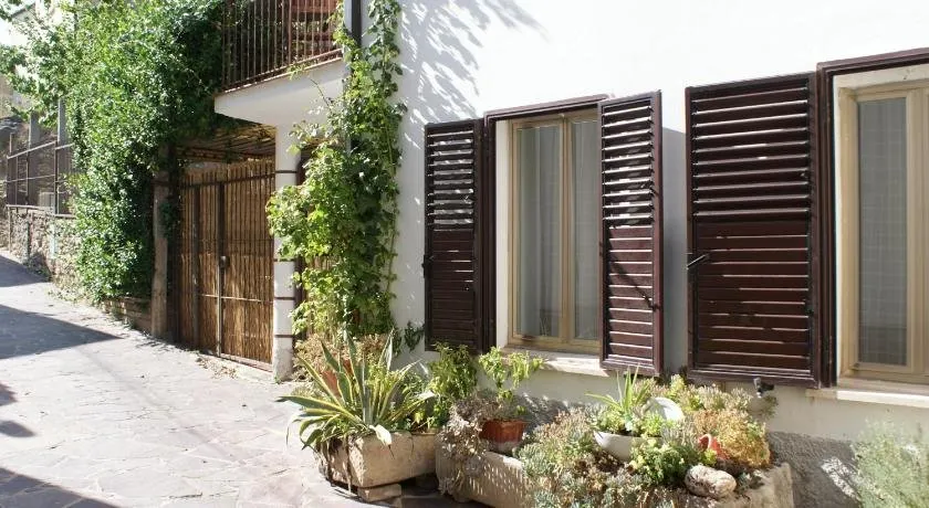Apricot House - Image 1