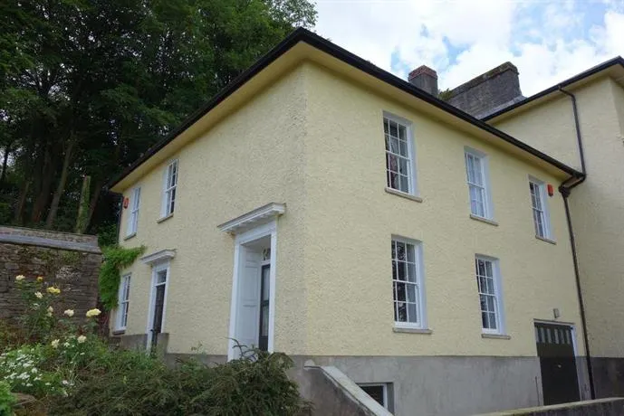The East Wing - Image 1