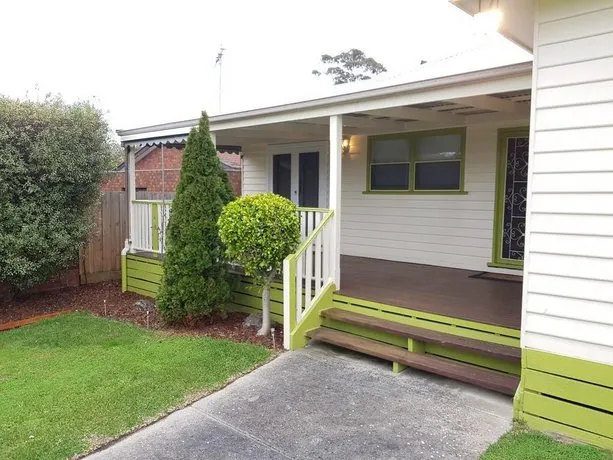 Truemans Guest House - Image 1