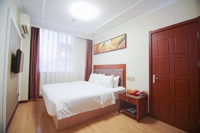 World Smart Hotel (Qingdao North Station Zhenhua Road Subway Station) - Image 1