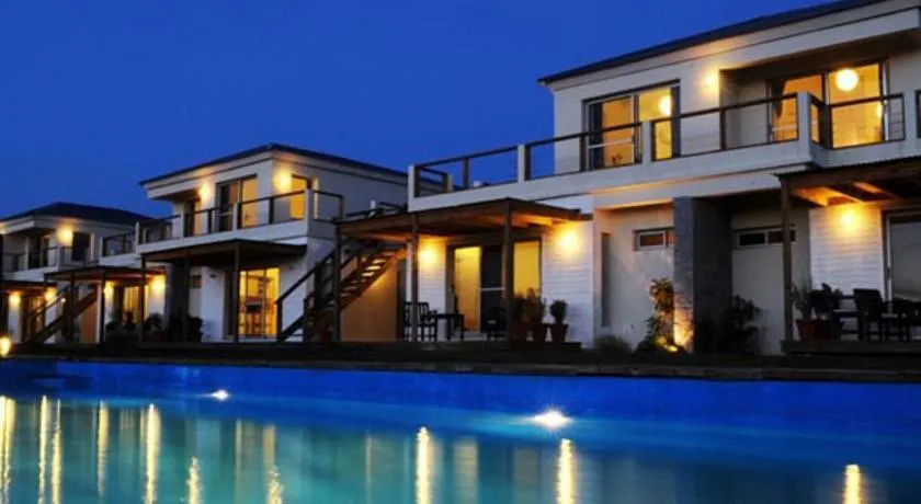 Las Eduardas Aparthotel - Image 1