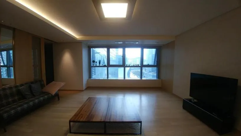 Sky Beach Lounge - Image 1