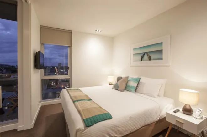 BOUTIQUE STAYS - MELBOURNE VIEWS - Image 1