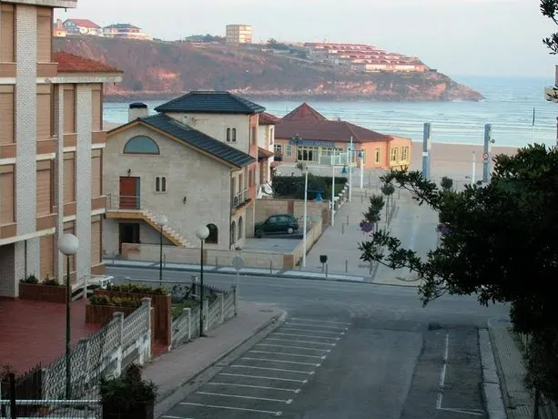 Hostería Isla Cabrera - Image 1