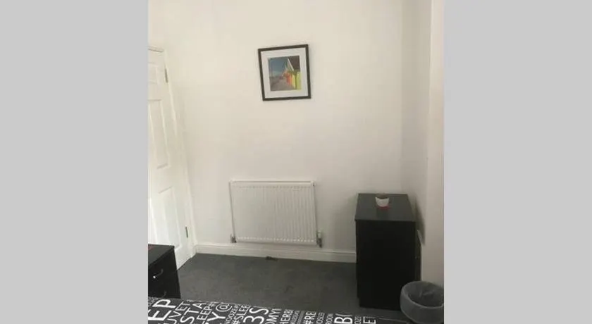 Blyth Town Centre 2 Bed Comfortable Apartment - Image 1