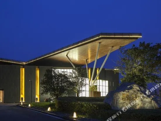 Arcadia Hotel - Image 1