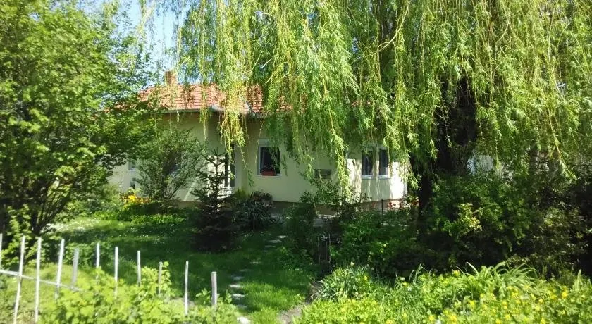 Bloomyapartment - Image 1