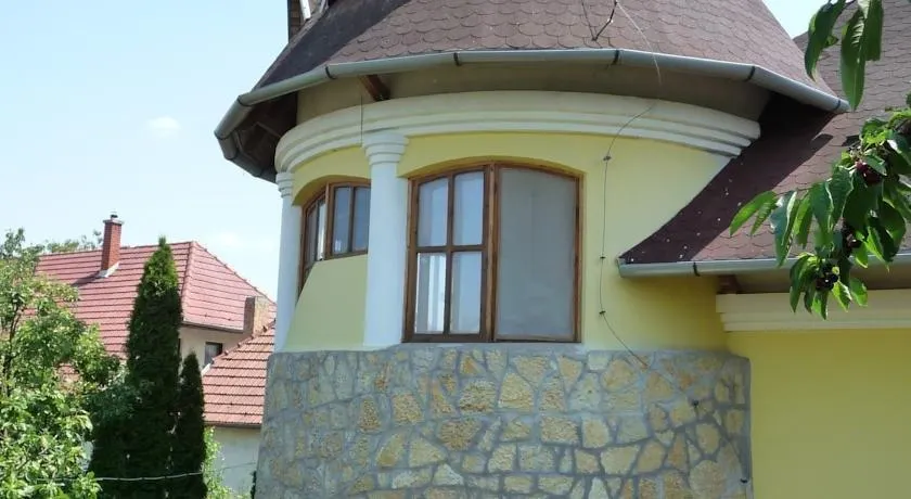 Stefan Apartments - Image 1