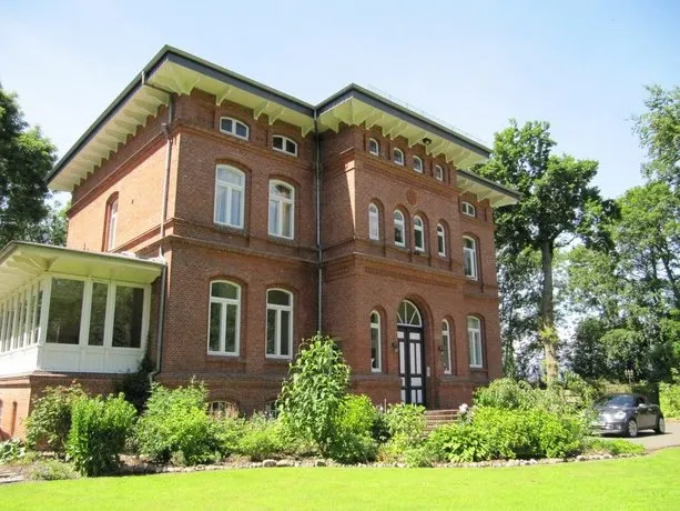 Haus im Park - Image 1