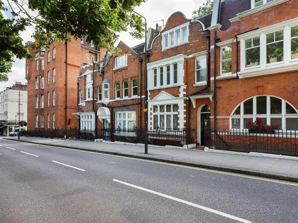 Veeve  4 Bed Kensington House On Kensington Church Street - Image 1