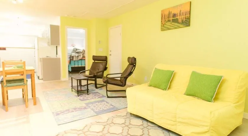Comfy Cabana Place - Image 1