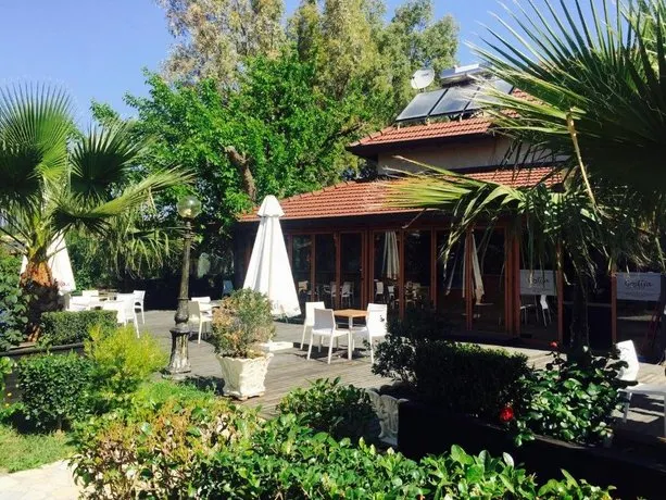 Godija Hotel & Suites - Image 1
